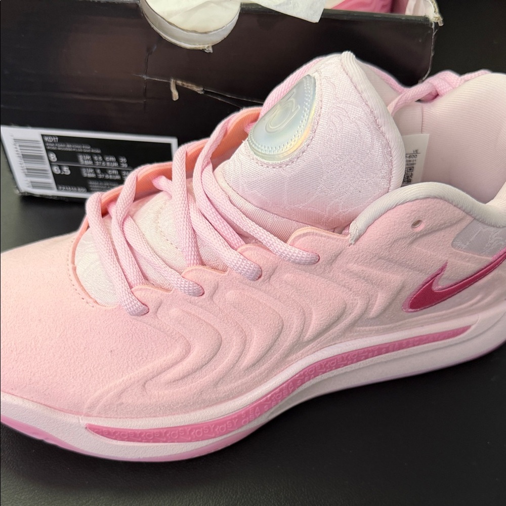 Nike Women's Light Pink Sneakers